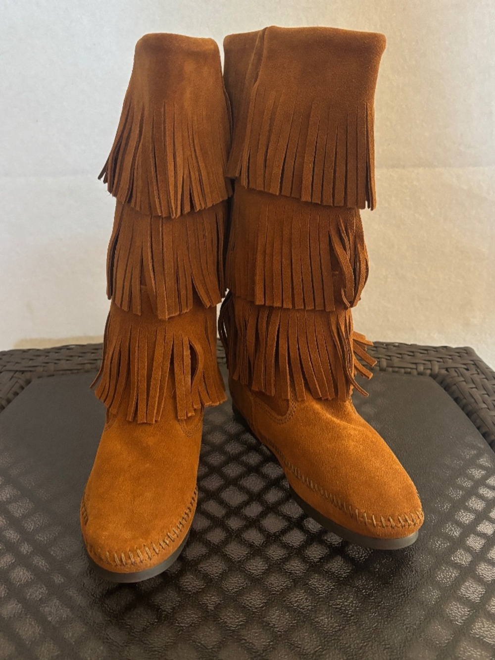 Minnetonka 3 Layer Fringe Pull On Mid Calf Suede Boots Size 5